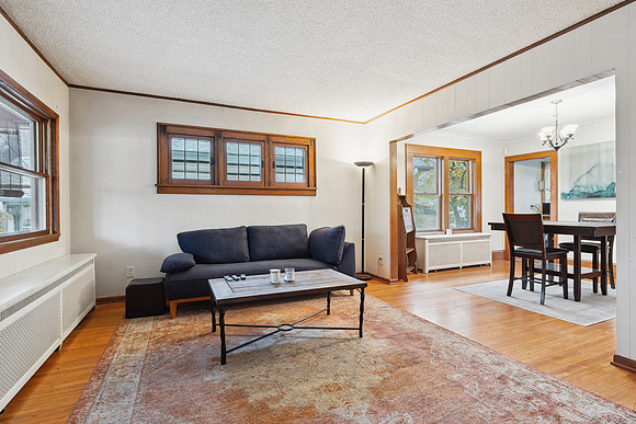 852 Wheelock Ave E (2)