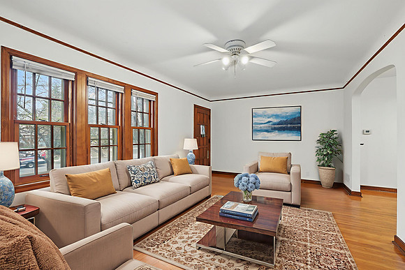 Photo_003 - Living Room - Standard - 2