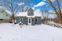 59 E Wheelock Pkwy