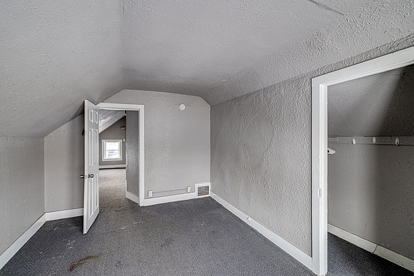 509 Bay St (13)