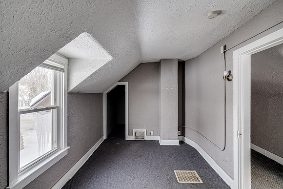 509 Bay St (11)