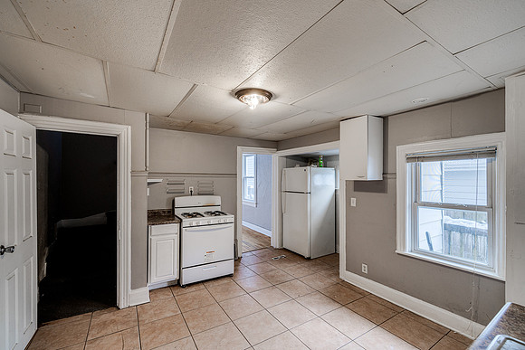 509 Bay St (7)