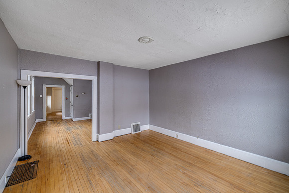 509 Bay St (2)