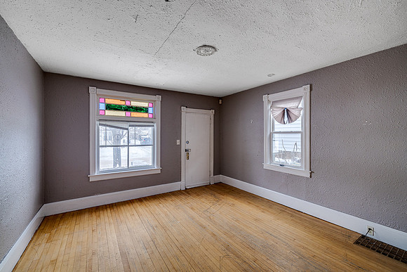 509 Bay St (3)