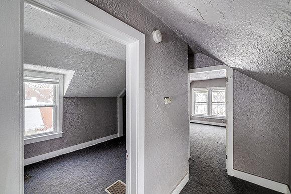 509 Bay St (9)
