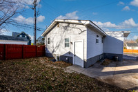 213 E 40th