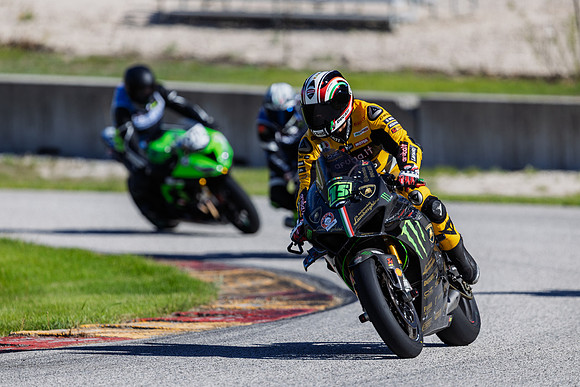 HT8A2986