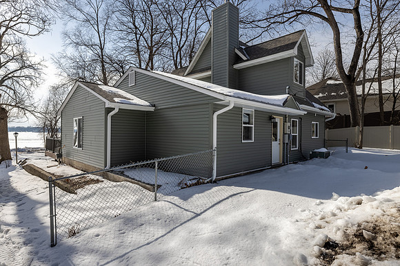 2440 e medicine lake blvd (49)