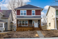 2023 Queen Ave N