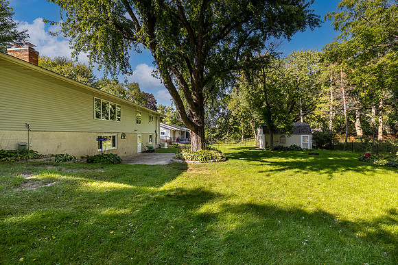4261 Queens (34)