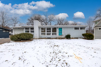 6105 St John