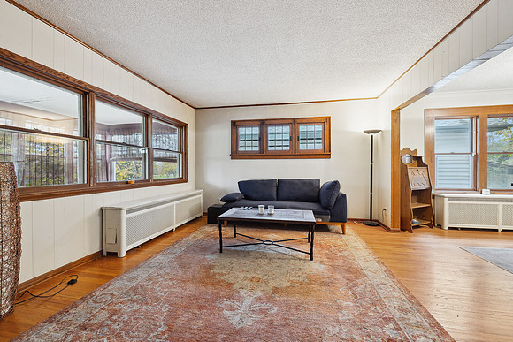 852 Wheelock Ave E (3)