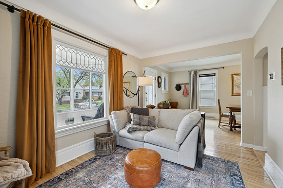 891 Scheffer Ave (2)
