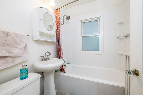 852 Wheelock Ave E (11)