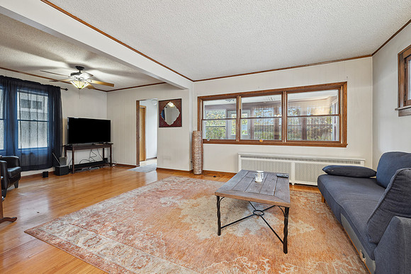 852 Wheelock Ave E (4)