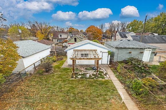 852 Wheelock Ave E (24)